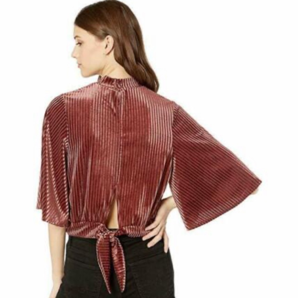 Jack by BB Dakota Velveteen Dream Rib Velvet Top 
Women's Size M, Garnet